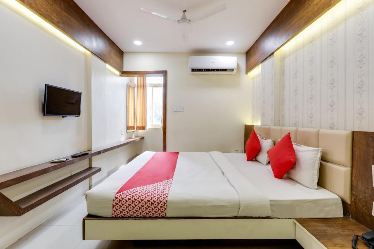 Oyo 16733 Hotel Sunshine Indore Exterior foto